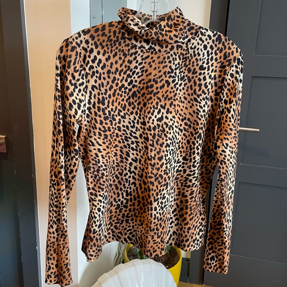 Vintage stretchy leopard cheetah print shirt